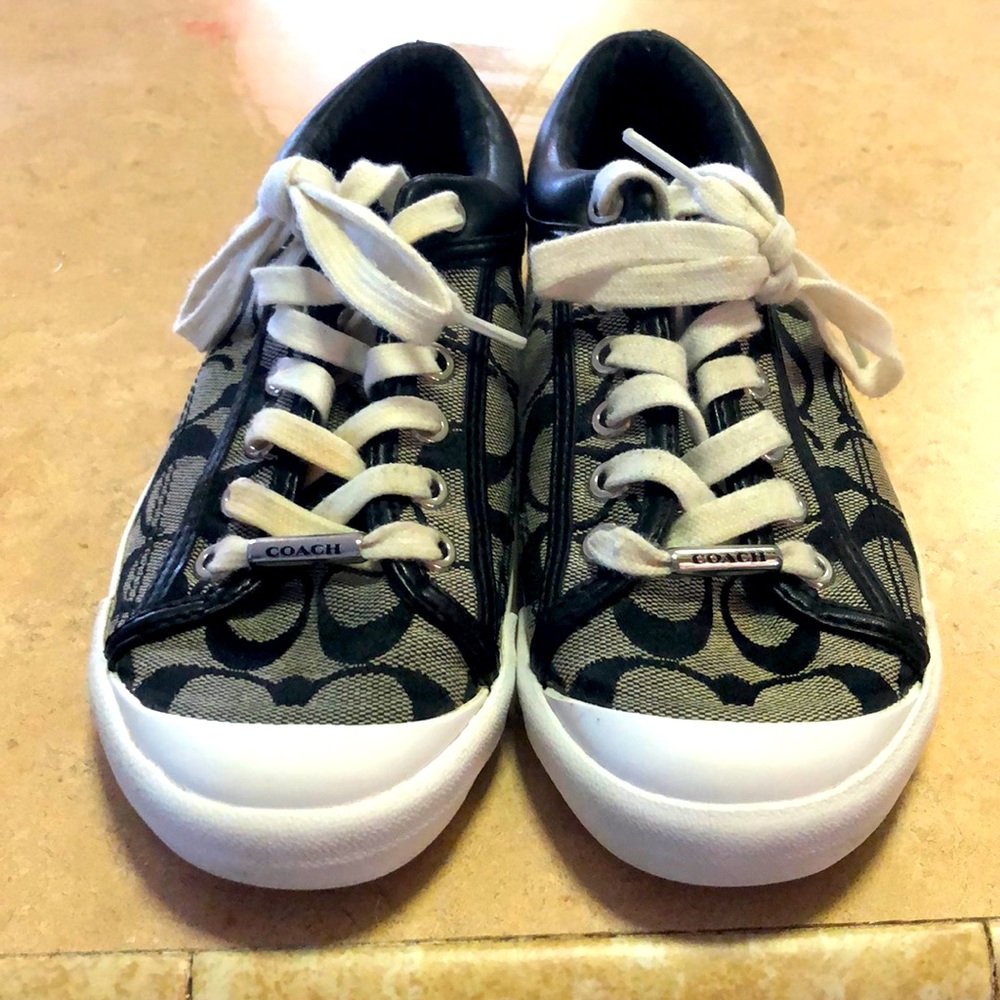 💯 Authentic Coach Shoes -size 5.5 women’s